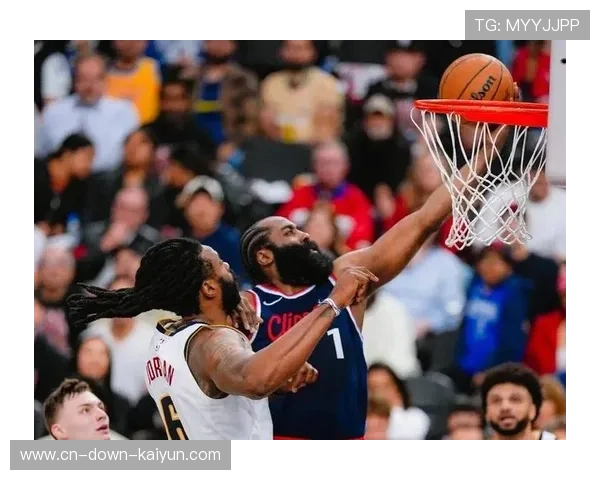 爵士黄蜂对攻战,比分交替领先精彩纷呈 爵士黄蜂对攻战,比分交替领先精彩纷呈